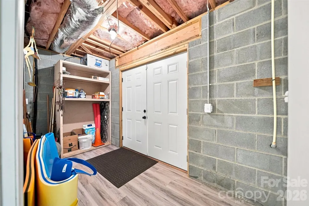 6011 Dockside Drive Hickory, NC 28601