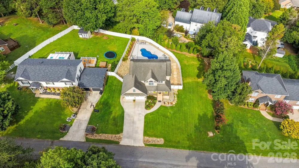 6011 Dockside Drive Hickory, NC 28601