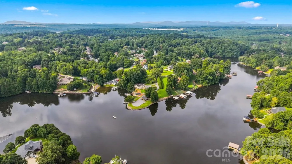 6011 Dockside Drive Hickory, NC 28601