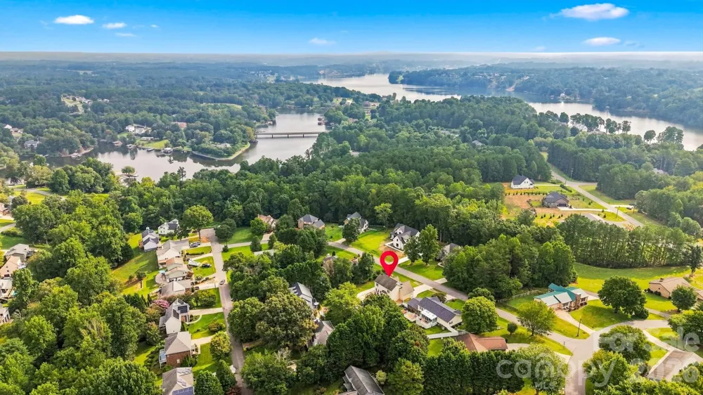 6011 Dockside Drive Hickory, NC 28601