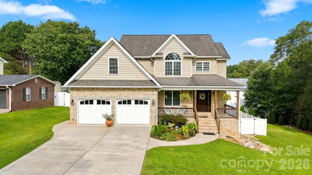 6011 Dockside Drive Hickory, NC 28601