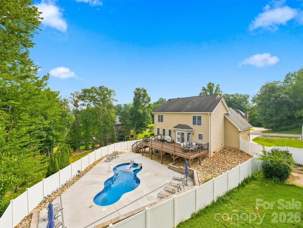 6011 Dockside Drive Hickory, NC 28601
