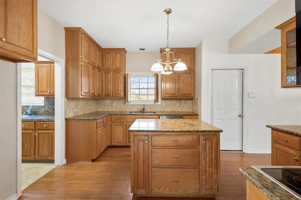 6239 Fm 879 Ennis, TX 75119