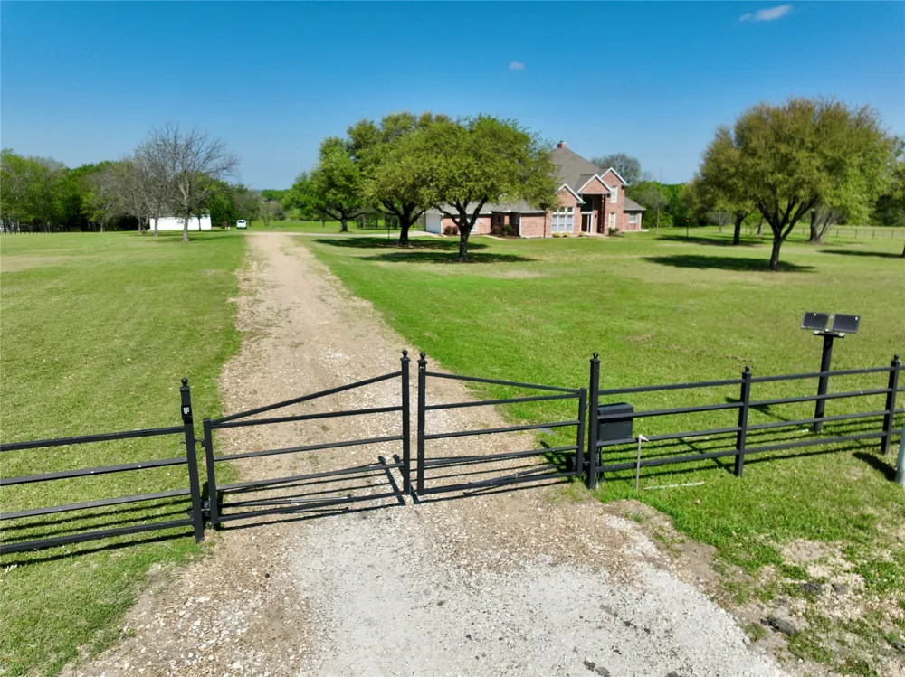 6239 Fm 879 Ennis, TX 75119