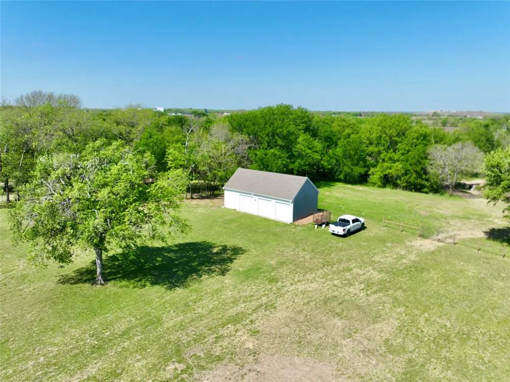 6239 Fm 879 Ennis, TX 75119