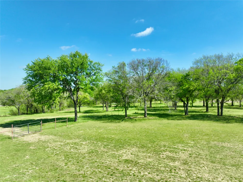 6239 Fm 879 Ennis, TX 75119