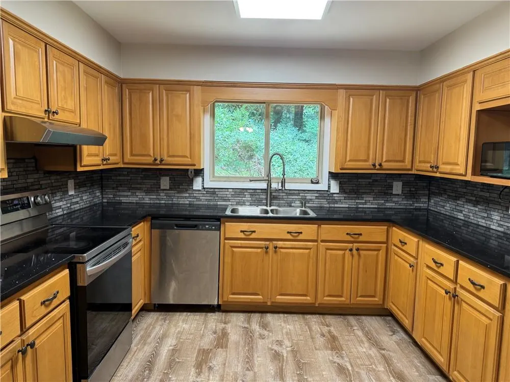 145 Starboard Point Roswell, GA 30076