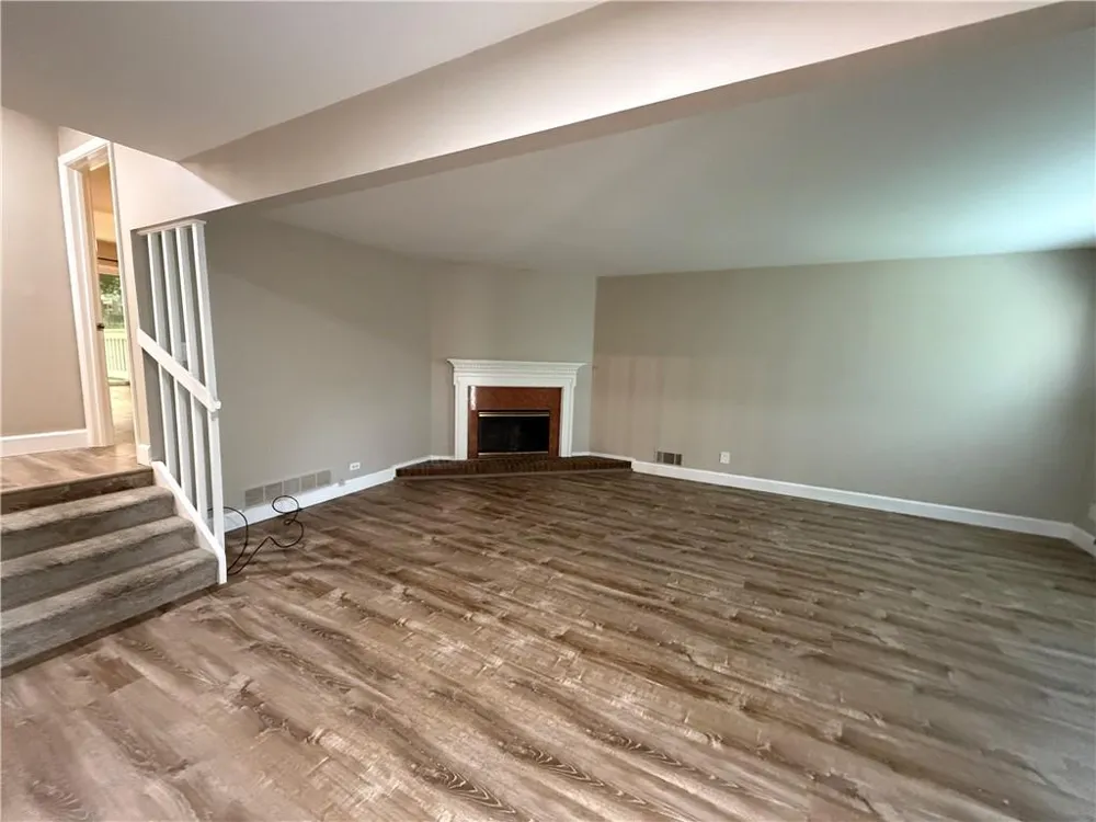 145 Starboard Point Roswell, GA 30076