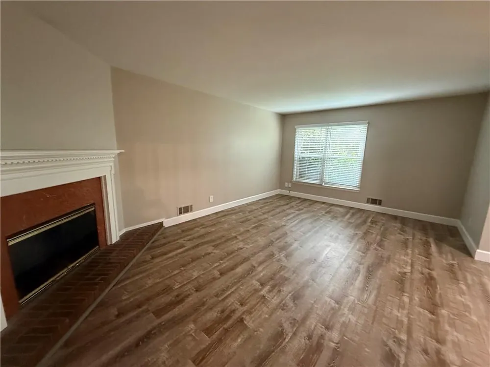 145 Starboard Point Roswell, GA 30076