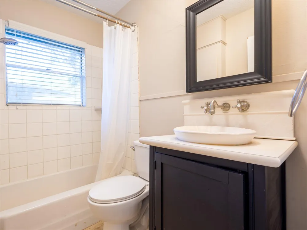 2728 Encino Bay City, TX 77414