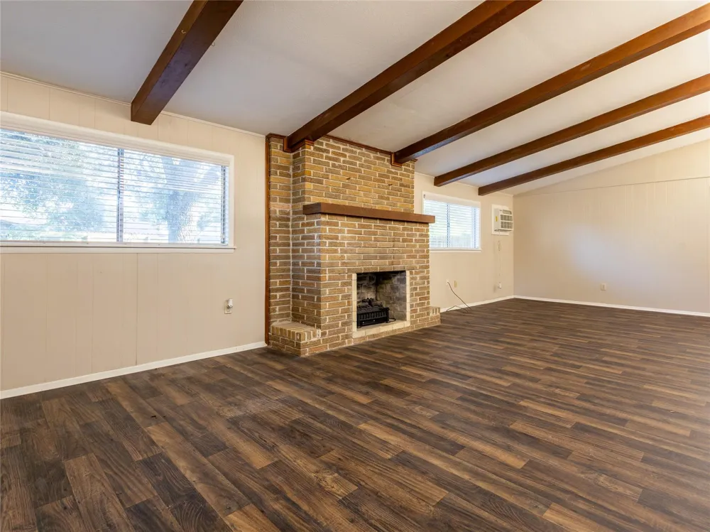2728 Encino Bay City, TX 77414