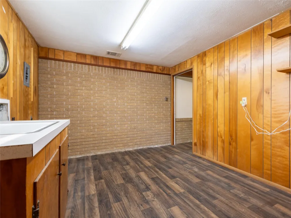 2728 Encino Bay City, TX 77414