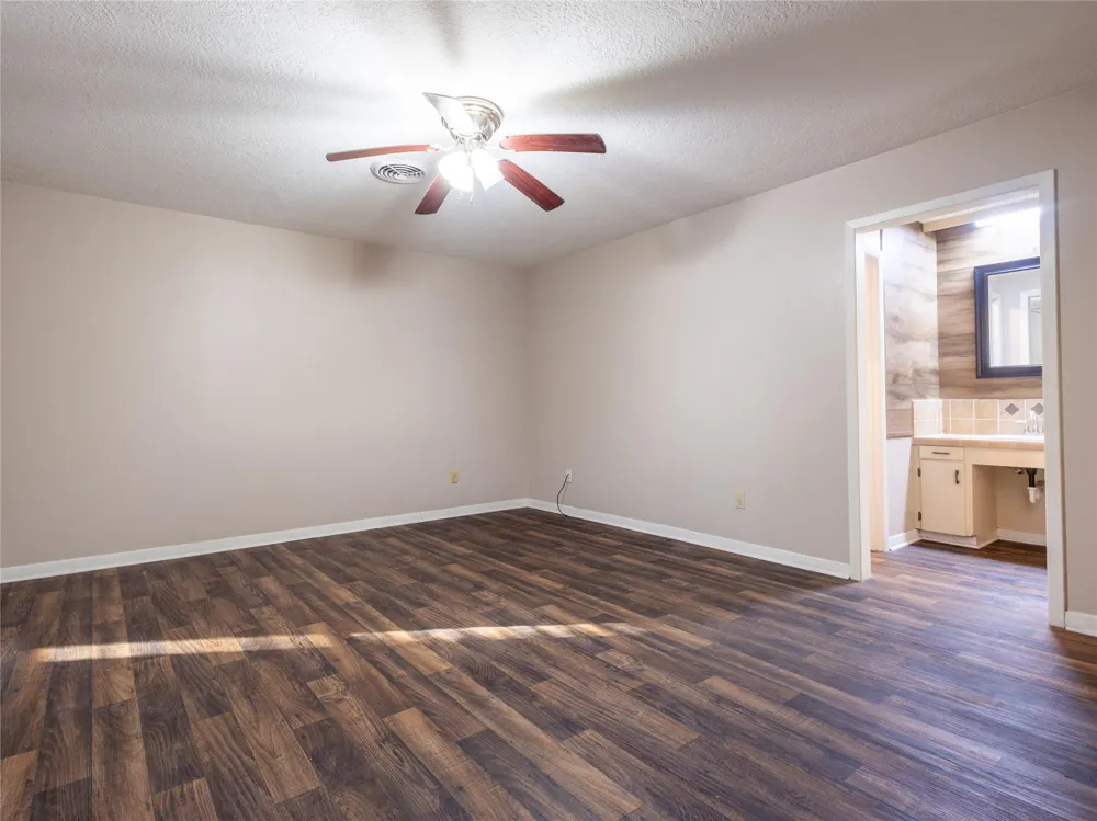 2728 Encino Bay City, TX 77414
