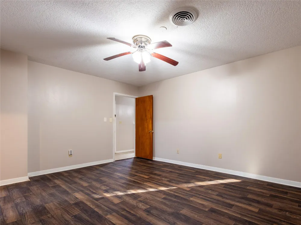 2728 Encino Bay City, TX 77414