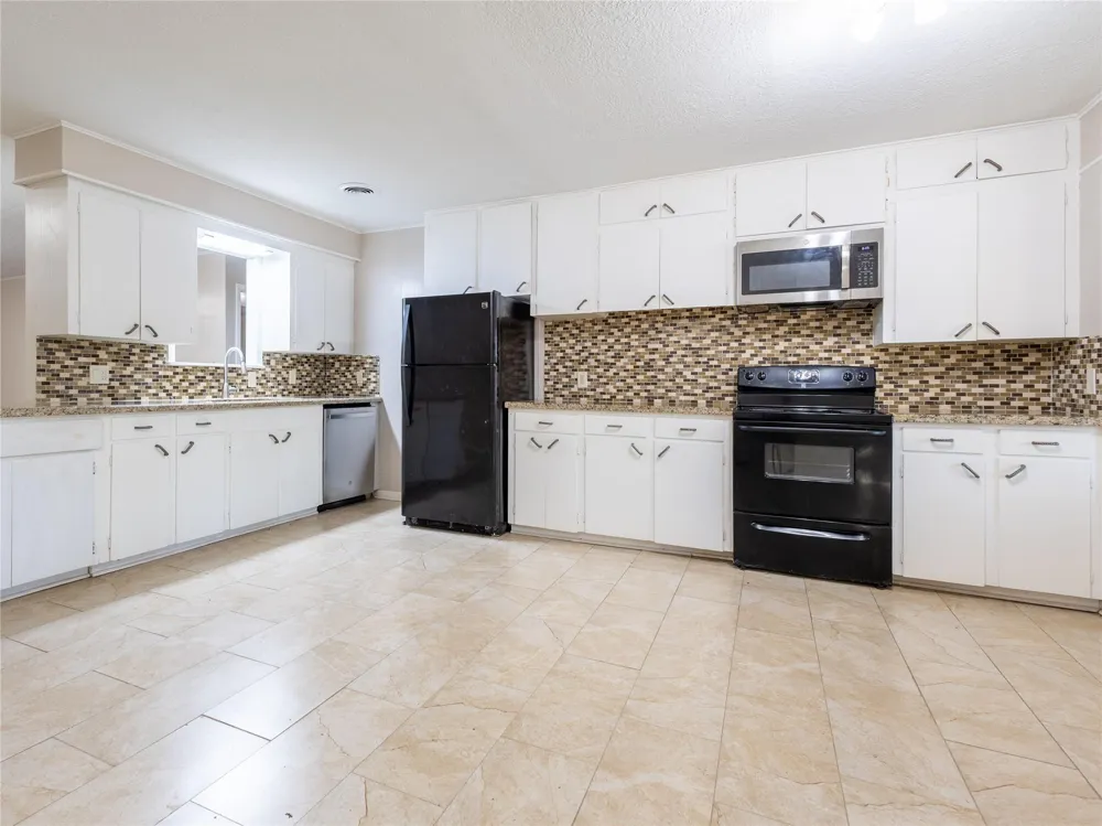 2728 Encino Bay City, TX 77414