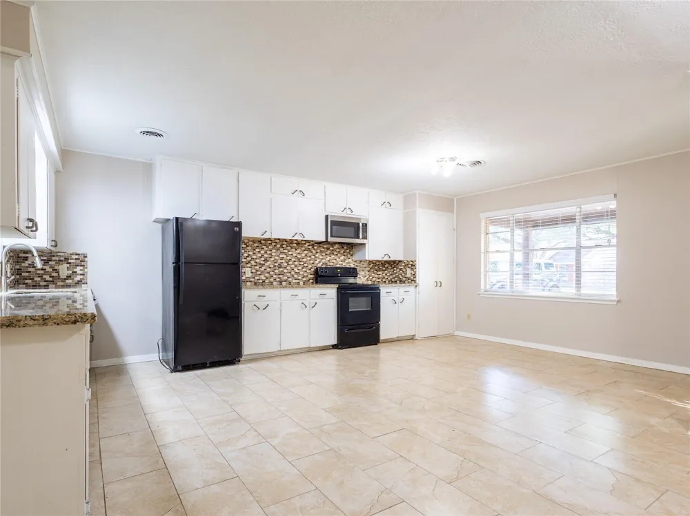 2728 Encino Bay City, TX 77414