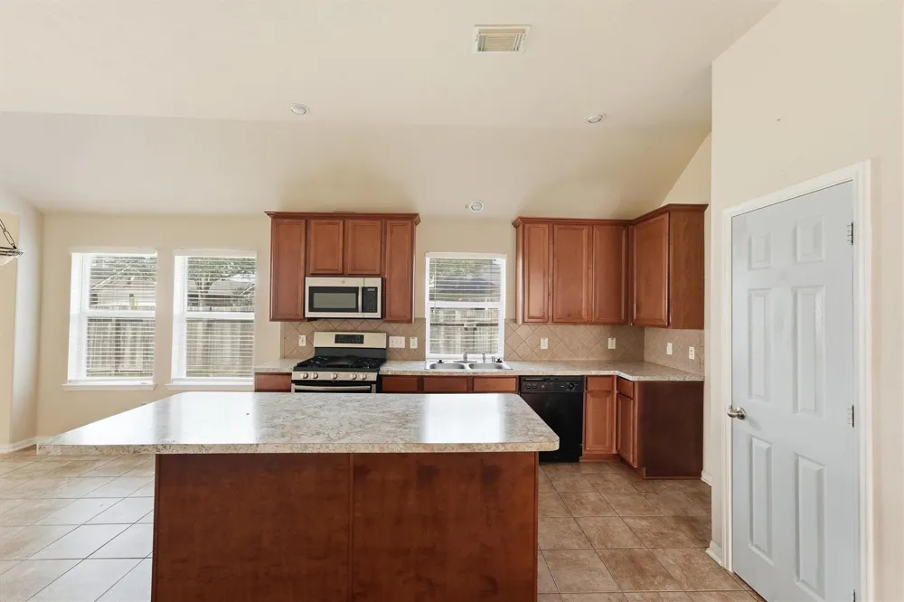 25 Wheeler Ridge Circle Manvel, TX 77578
