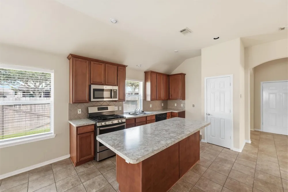 25 Wheeler Ridge Circle Manvel, TX 77578