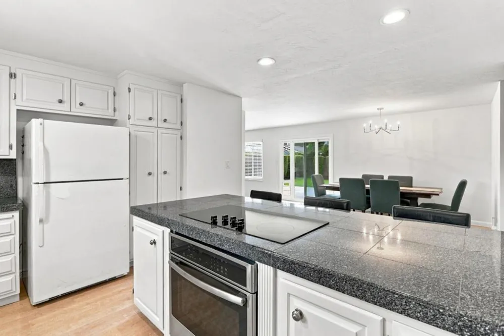 2721 Dumbarton Avenue San Jose, CA 95124