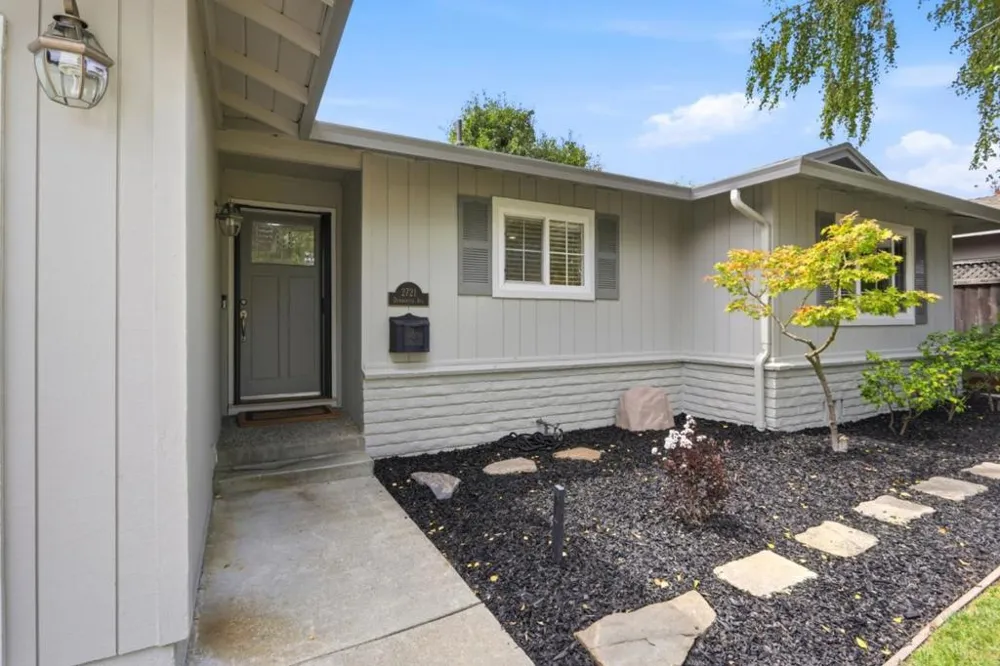 2721 Dumbarton Avenue San Jose, CA 95124