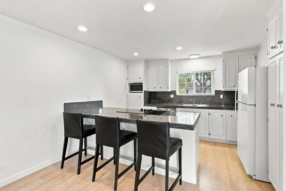 2721 Dumbarton Avenue San Jose, CA 95124