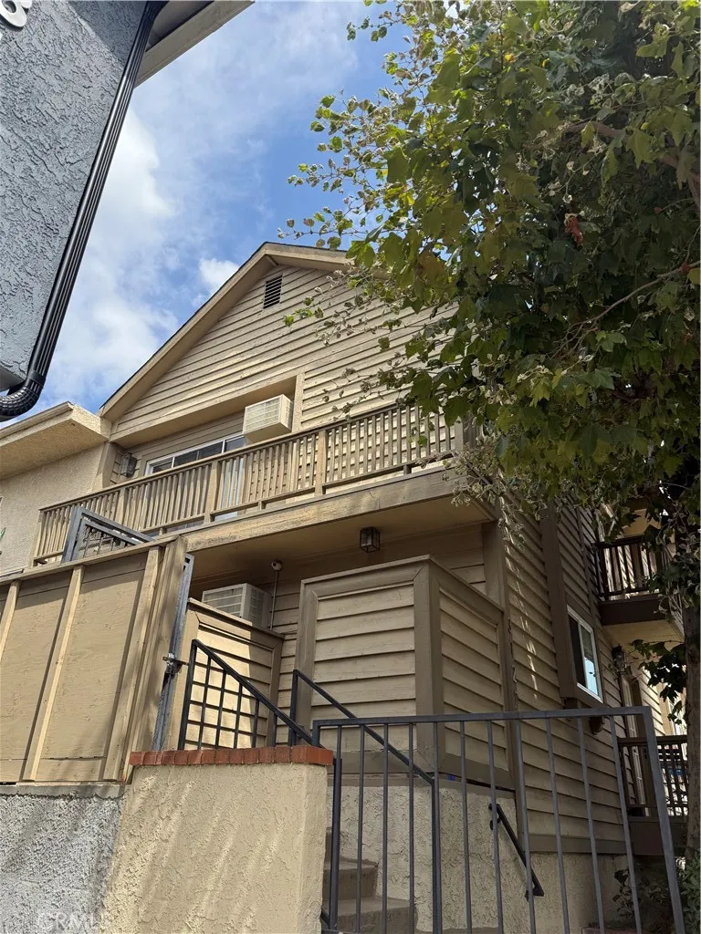 3127 Bagley Avenue #102 Los Angeles, CA 90034