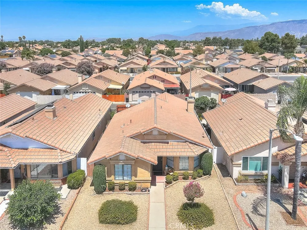 2980 La Habra Hemet, CA 92545