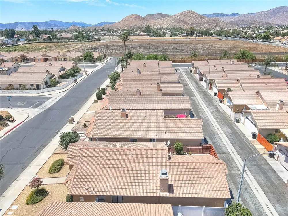 2980 La Habra Hemet, CA 92545