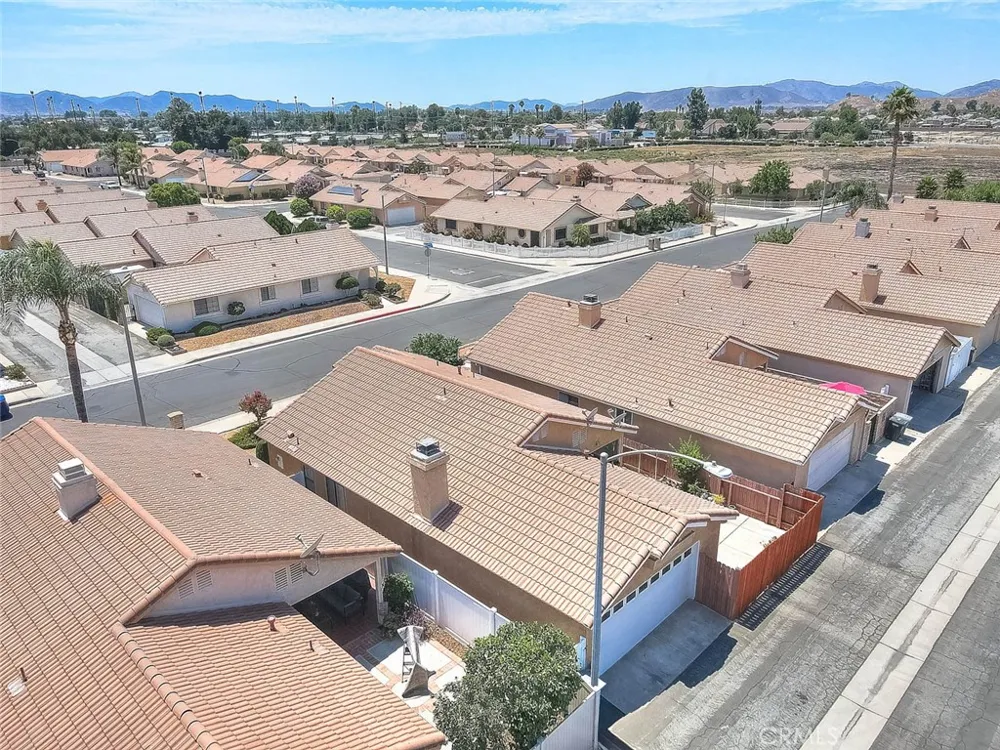 2980 La Habra Hemet, CA 92545
