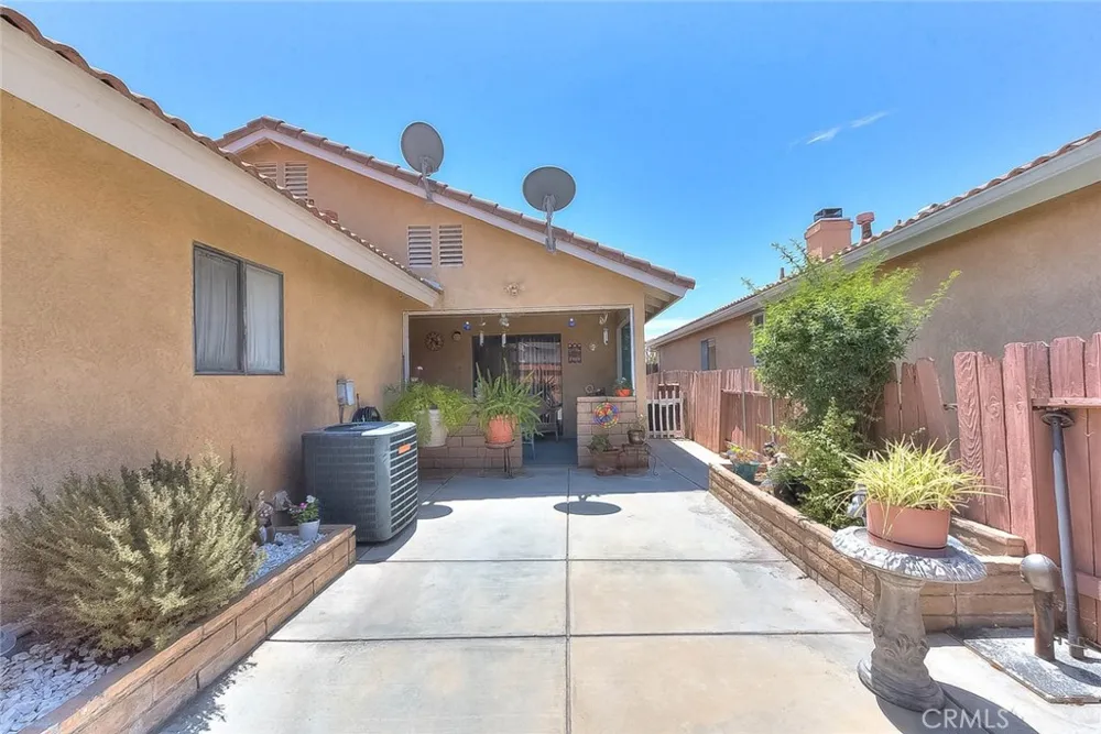 2980 La Habra Hemet, CA 92545