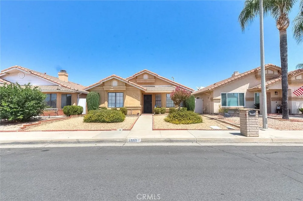 2980 La Habra Hemet, CA 92545