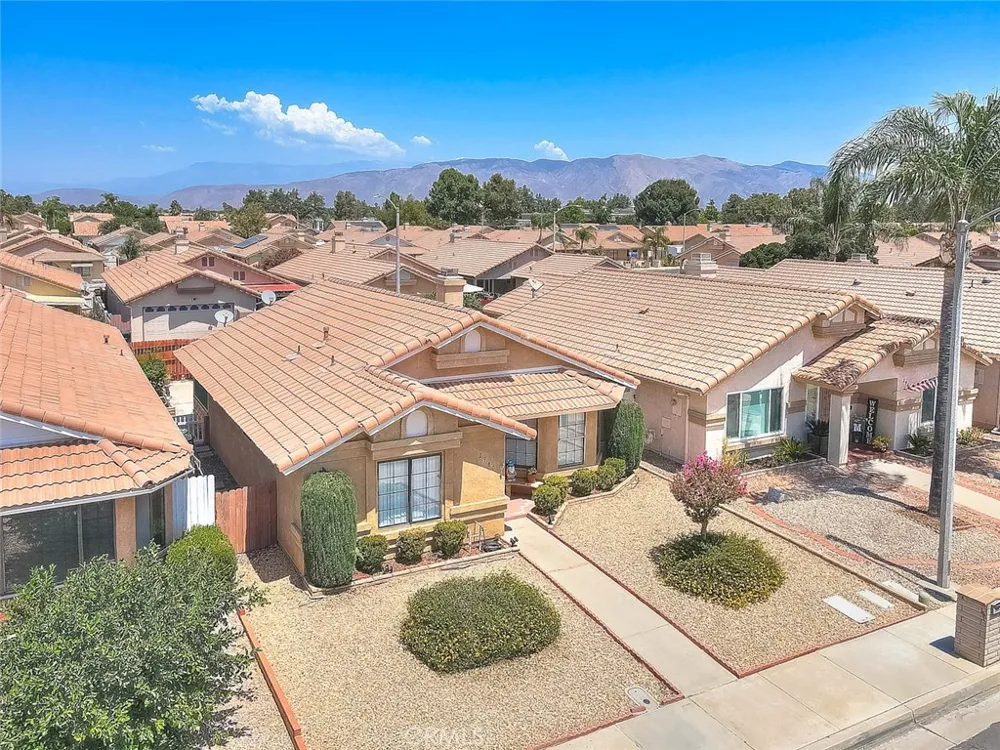 2980 La Habra Hemet, CA 92545