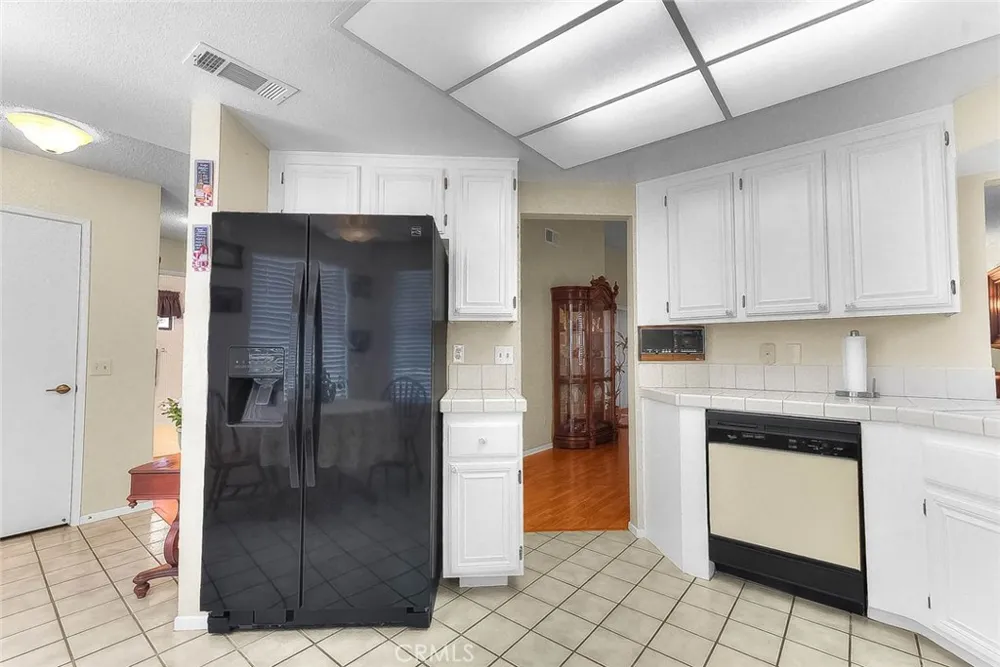 2980 La Habra Hemet, CA 92545