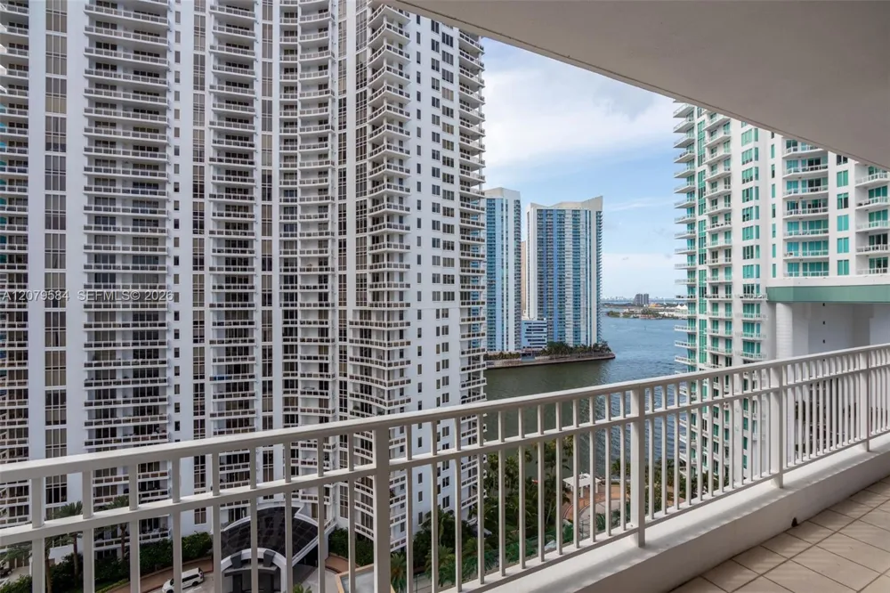 801 Brickell Key Blvd #2110 Miami, FL 33131