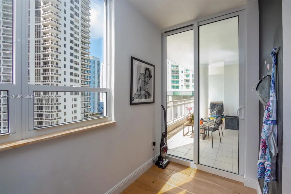 801 Brickell Key Blvd #2110 Miami, FL 33131