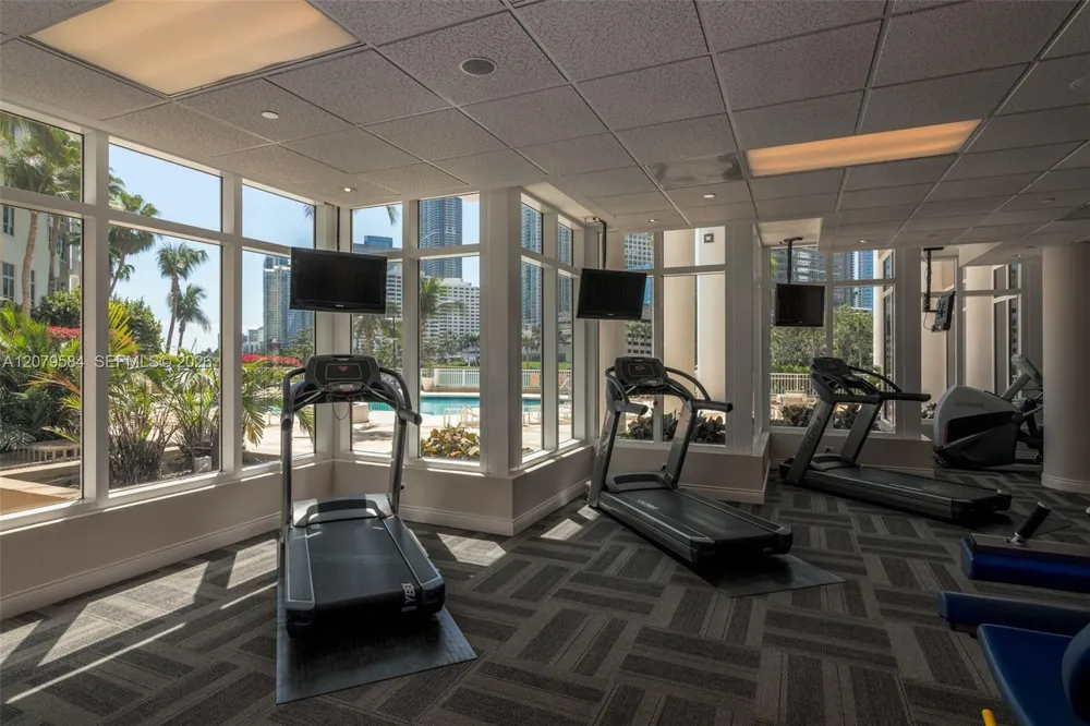 801 Brickell Key Blvd #2110 Miami, FL 33131