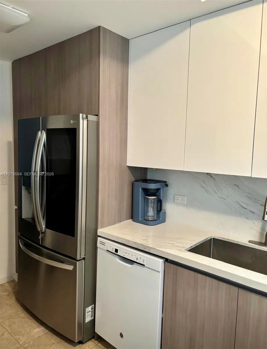 801 Brickell Key Blvd #2110 Miami, FL 33131