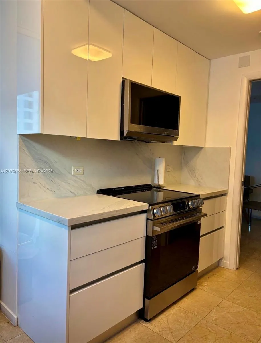 801 Brickell Key Blvd #2110 Miami, FL 33131