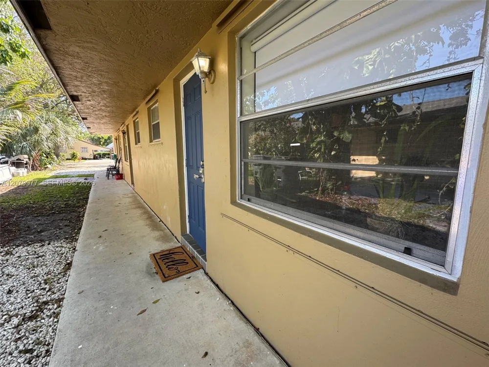 5639 Lincoln St #3 Hollywood, FL 33021