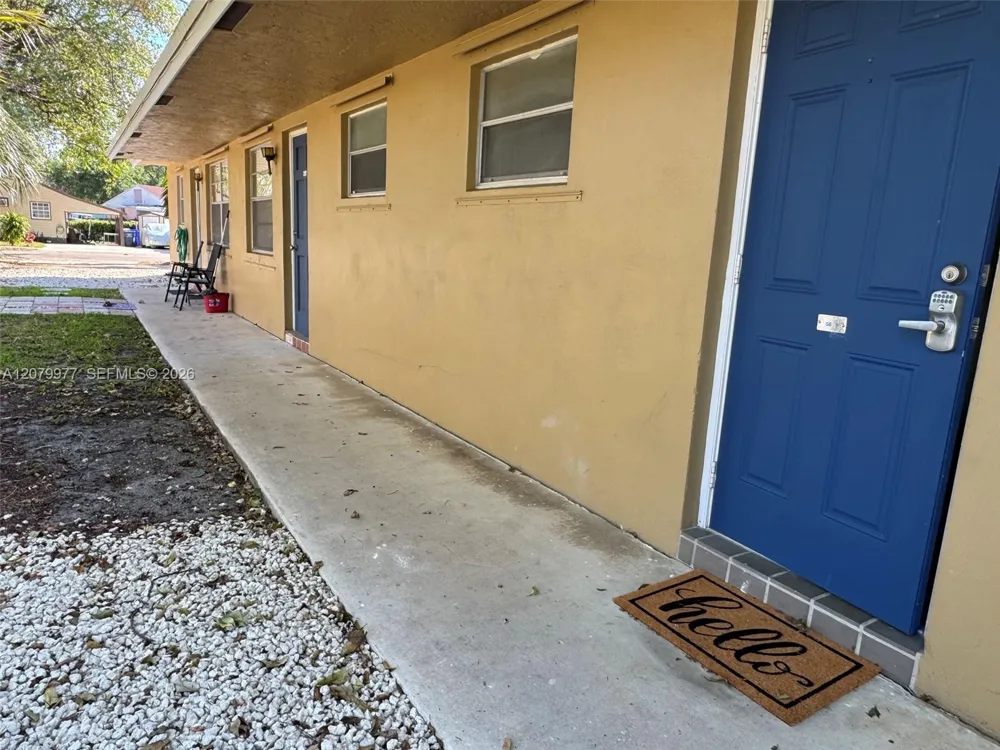 5639 Lincoln St #3 Hollywood, FL 33021
