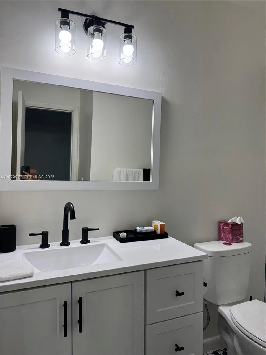 5639 Lincoln St #3 Hollywood, FL 33021