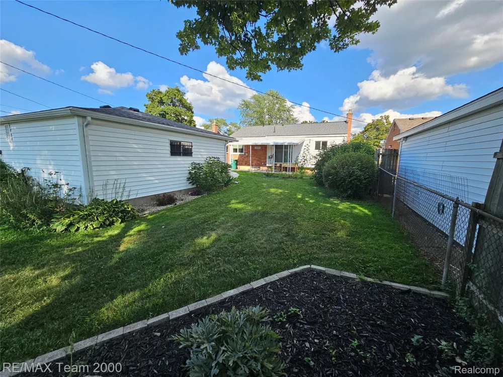 447 Gilman Street Garden City City, MI 48135