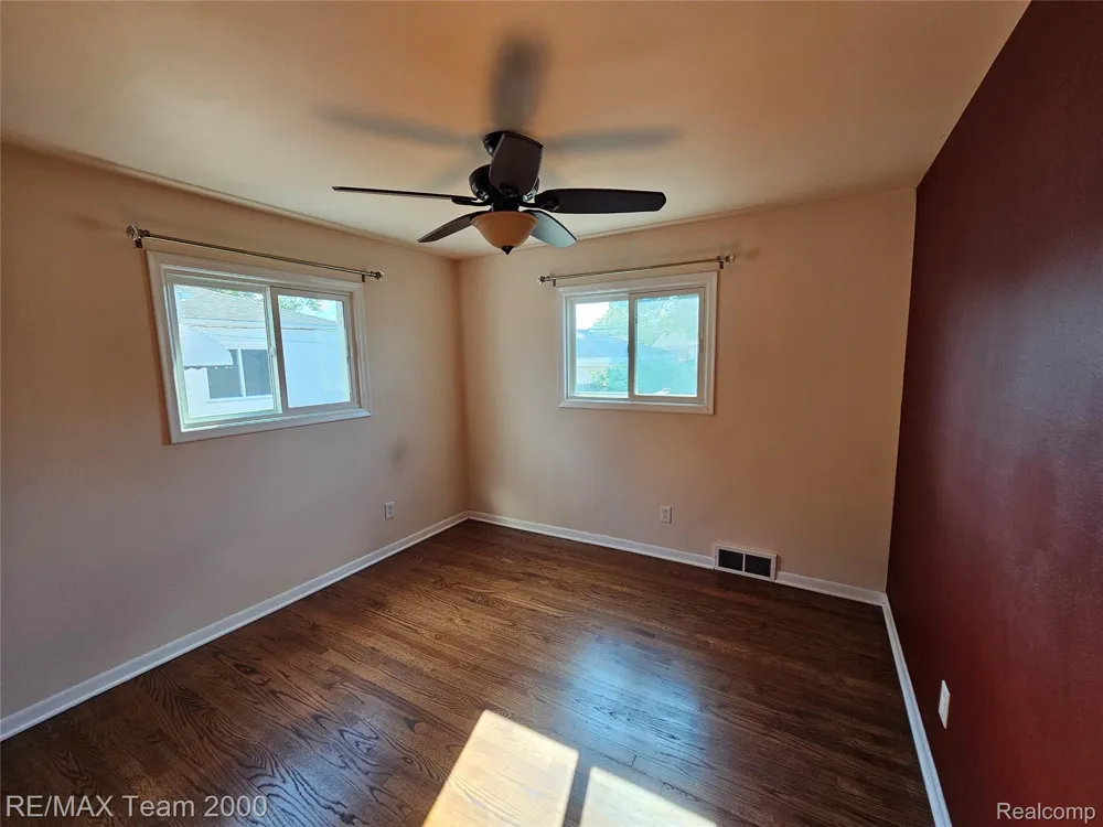 447 Gilman Street Garden City City, MI 48135
