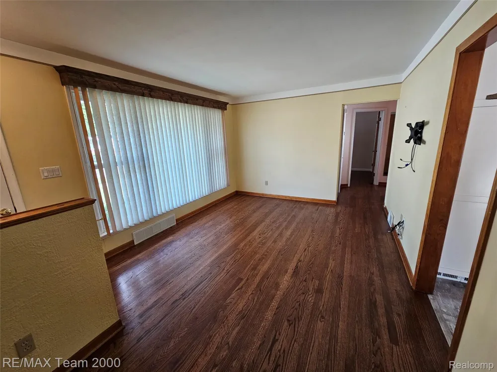 447 Gilman Street Garden City City, MI 48135