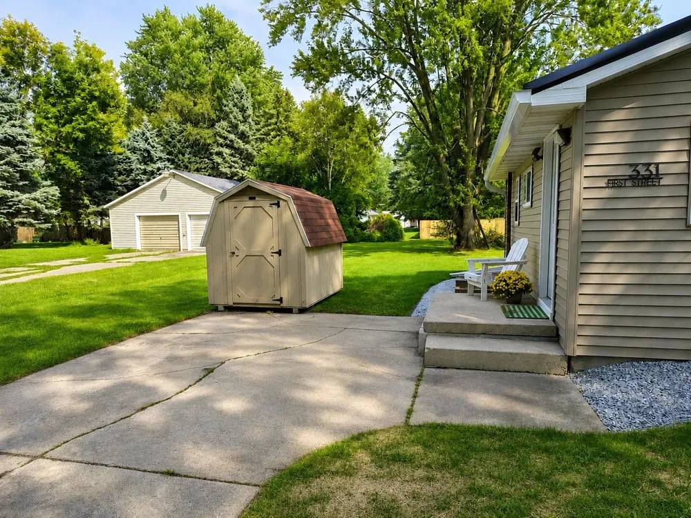 331 1st Street Breckenridge Village, MI 48615