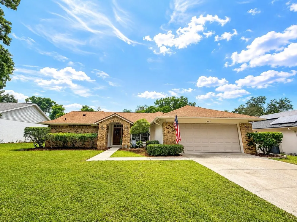 905 WICKETRUN DRIVE Brandon, FL 33510