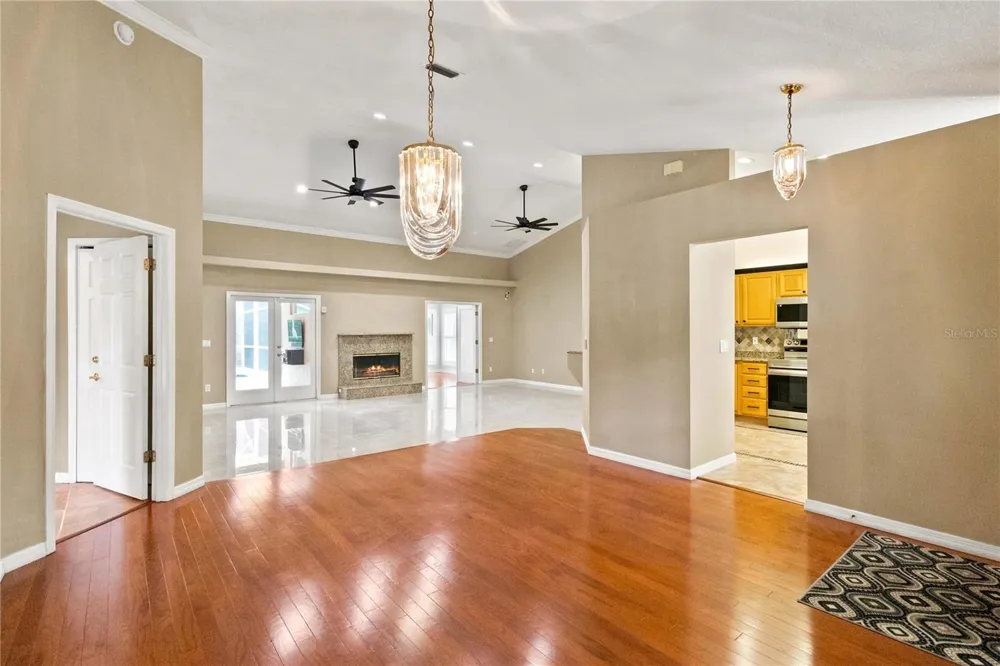 313 RIDGEWOOD STREET Altamonte Springs, FL 32701