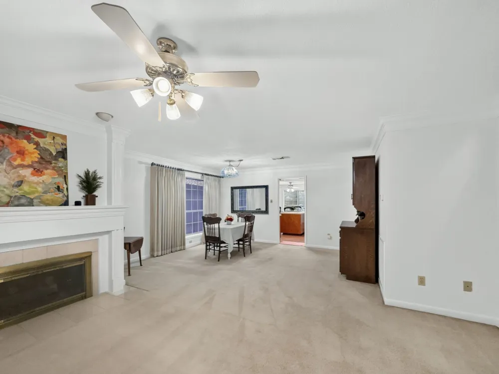 2116 Cannes Drive Carrollton, TX 75006
