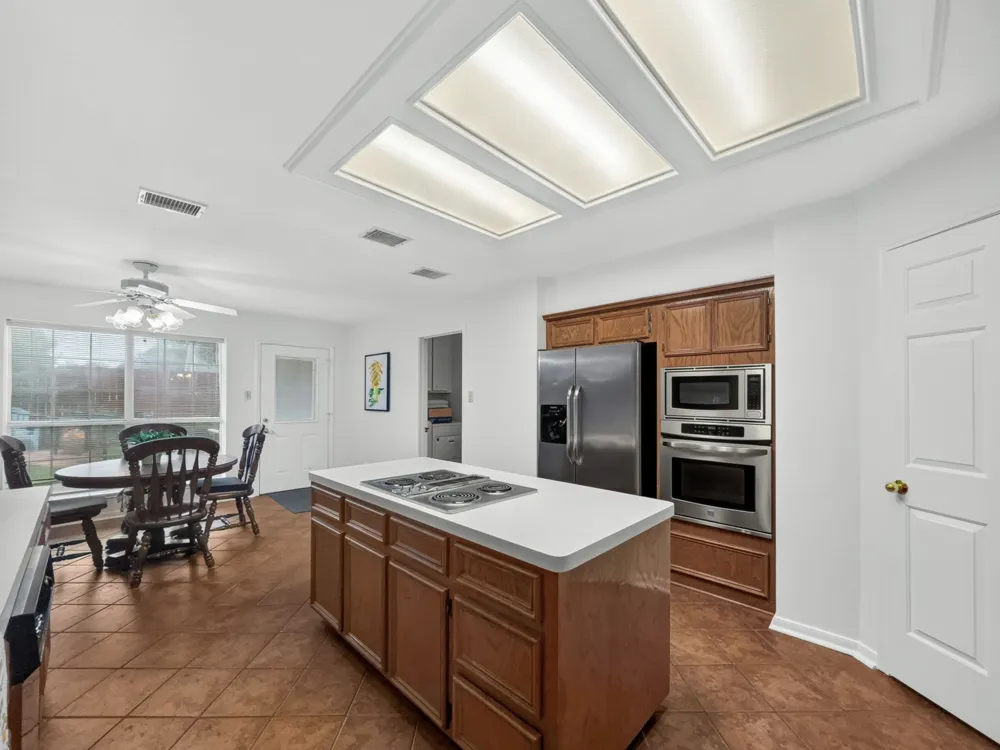 2116 Cannes Drive Carrollton, TX 75006