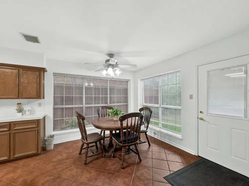 2116 Cannes Drive Carrollton, TX 75006